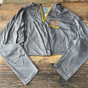 Under armor Cavaliers pull over